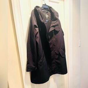 Stylish and functional hooded anorak from Vince Camuto